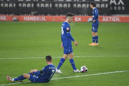Wir wollen gar nicht weiter draufhauen, aber dass ein 1:4 gegen Borussia Mönchengladbach beim FC Schalke schon als 'Schrittc...