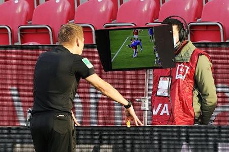 Schiedsrichter-Spitze sieht Elfmeterflut unkritisch: 