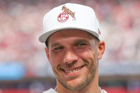 100.000 virtuelle Tickets: Podolski wird Haie-Spieler