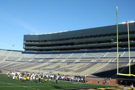 Kickerin Fuller schreibt Geschichte - Erste Frau in College-Topligen