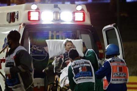 Keine Brüche, Verbrennungen an den Händen: Grosjean bleibt über Nacht im Krankenhaus