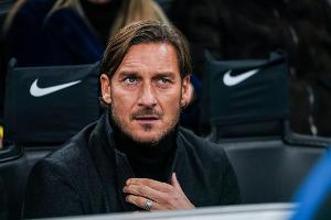 Medien: Italiens Fußball-Ikone Totti positiv auf Corona getestet