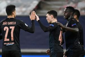 Manchester City begleitet Bayern ins Achtelfinale