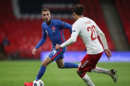 England ohne Henderson und Sterling gegen Island