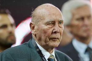 Rippenbrüche und Gehirnerschütterung: Horst Eckel bei Sturz schwer verletzt