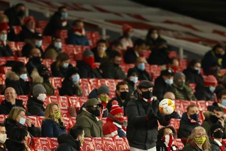 Fanrückkehr in England: Premier League warnt vor singen und jubeln