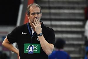 Nach Corona-Infektion: Bundestrainer Groener bei DHB-Frauen auf der Bank