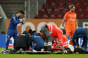 Schalke-Stürmer Uth nach Zusammenprall mit Gehirnerschütterung