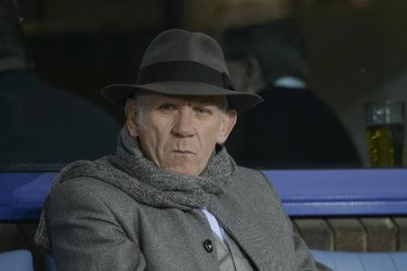 Forderung von Ex-Profis: Zusammenhang zwischen Kopfbällen und Demenz untersuchen