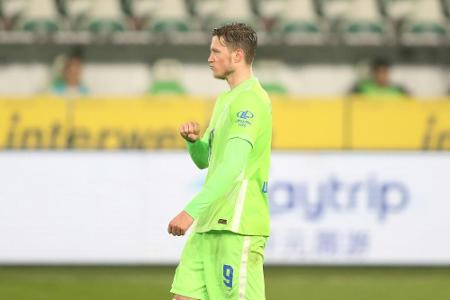 Weghorst schießt Wolfsburg auf Rang vier