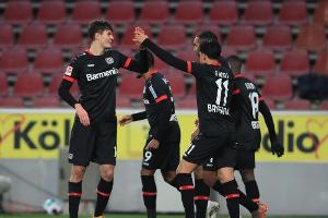 Leverkusen behauptet Spitze vor Bayern - Schalke mit nächstem Tiefschlag