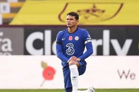 England: Fußballprofis wollen weiter gegen Rassismus aufs Knie gehen