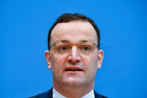 Spahn hält Profifußball in Lockdown-Zeiten für vertretbar