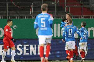 Kiel nach Sieg im Spitzenspiel Tabellenführer