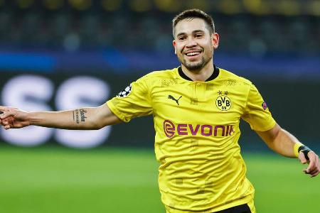 Bespielte die linke Seite technisch versiert und teilweise enorm trickreich. Konnte mit seinen Zuspielen aber lange Zeit kei...