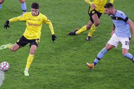 Besetzte bei den Angriffe der Borussia häufig die richtigen Räume, machte aber nie das Optimum aus seinen Szenen. Vergab zwe...