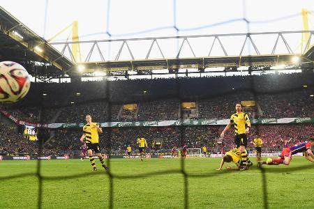 Auch in der Rückrunde knipst Lewy im Duell mit Dortmund. Sein Kopfball am 27. Spieltag in der 36. Minute bedeutet gleichzeit...