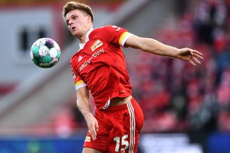 Warf sich sehr beherzt in seine Zweikämpfe und verzeichnete wiederholt wichtige Erfolgserlebnisse. Agierte nach Ballgewinnen...