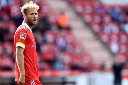 Präsentierte sich gegen den Ball enorm engagiert und sorgte durch frühes Stören wiederholt für Aufbaufehler bei den Dortmund...