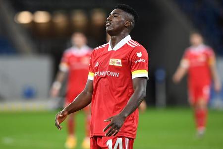 Lauerte stetig auf die tiefen Zuspiele hinter die Kette, wurde von den Kollegen dort mit der Zeit mehrfach gefunden. Vergab ...