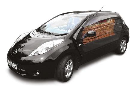 Nissan Leaf Leichenwagen Elektroauto