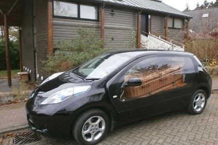 Nissan Leaf Leichenwagen Elektroauto