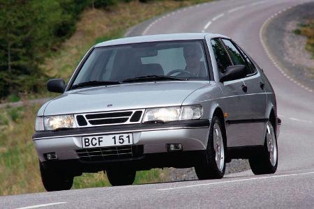 Saab 900 Front