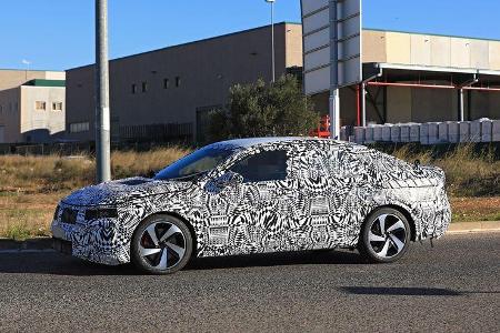 Erlkönig VW Jetta GTI