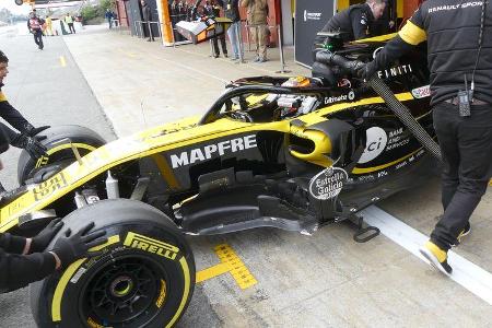 Carlos Sainz - Renault - F1-Test - Barcelona - Tag 2 - 27. Februar 2018