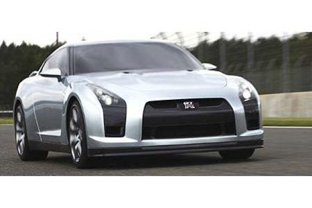 Der große Schlund lässt erahnen, welch mächtiges Triebwerk unter der Haube schlummert.