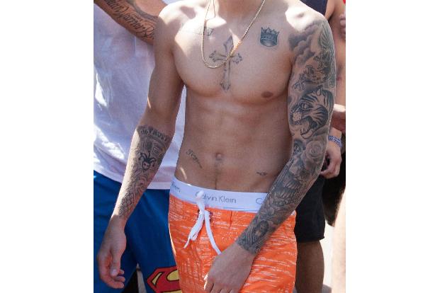 SIPAWENN.com-bieber-tattoo.jpg