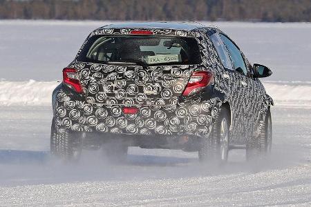 Toyota Yaris SUV Muletto Erlkönig