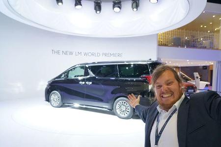 Pro Lexus LM 300h - Luca Leicht: Ich mag geräumige Vans. Der hier hat sogar Hybridantrieb und dürfte damit der einzige sein....