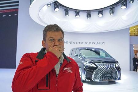 Contra Lexus LM 300h - Gerd Stegmaier: Au Backe! Schon das Toyota-Schwestermodell Alphard musste immer als Beispiel für schw...