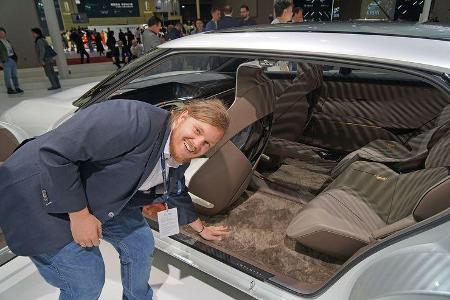 Pro Infiniti QS Inspiration - Luca Leicht: Ich mag großzügige Coupés. Und mehr noch den flauschigen Teppich im Concept Car. ...