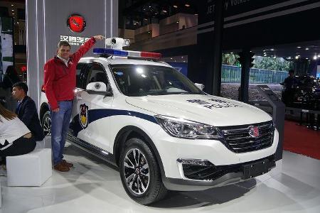 Die Kamera auf dem Dach hat sogar einen kleinen Scheibenwischer.