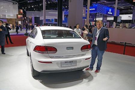 Pro Qoros EV - Luca Leicht: Von hinten sieht der Qoros einfach ganz normal aus, hat einfach keinen Auspuff. Und darauf kommt...