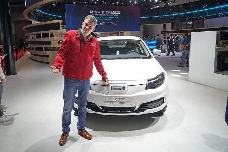 Contra Qoros EV: Batterien drunter, Kühlergrill zu, fertig ist das E-Auto. Nicht. Sieht zumindest verboten aus.