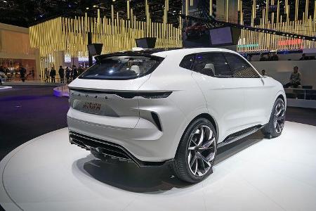 Das Oberteil des Hecks erinnert an Porsche Macan oder Panamera Sportturismo.