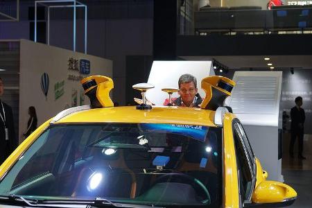 Contra Hanfeng e-Pilot - Gerd Stegmaier: Was soll das sein? Sieht aus wie der Antennenverhau auf einem Vorstadtdach und flie...