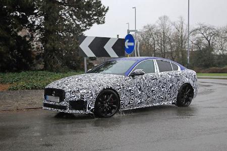 Erlkönig Jaguar XE