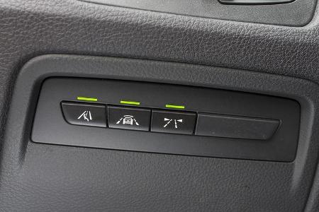 BMW 318i Touring Details
