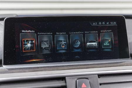 BMW 318i Touring Details