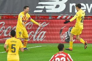 Messi schießt Barca mit Doppelpack auf Platz drei