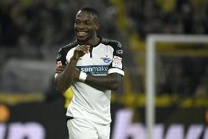 Stürmer Mamba wechselt aus Paderborn nach Kasachstan