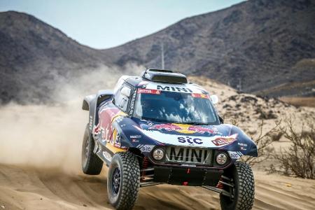 Sainz vor Peterhansel: Doppelsieg für Team X-Raid zum Auftakt der Dakar