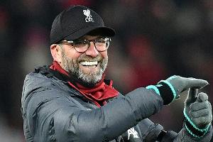 Frecher Fan fragt nach Klopps Nummer