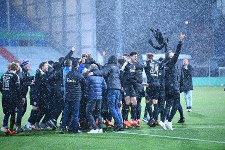 Netzreaktionen Twitter Bayern Kiel Pokal