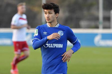 Stand seit dem Sommer zwar offiziell im Kader der Profis, stand aber kein einziges mal im Spieltagsaufgebot. Der Vertrag mit...