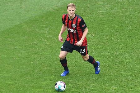 Unterband mit energischen Tacklings wiederholt gefährliche Angriffe der Gäste. Ermöglichte den Gegentreffer aber durch seine...